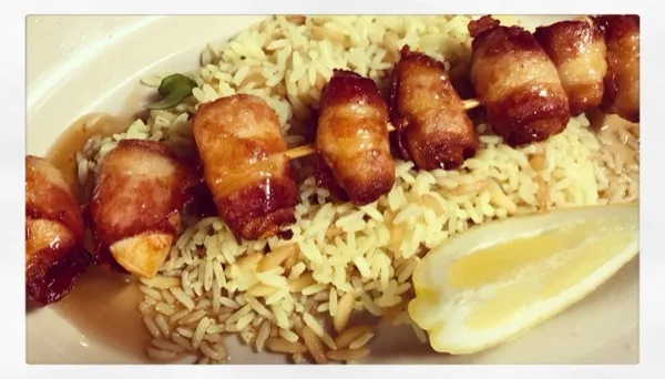 Scallops and bacon skewers